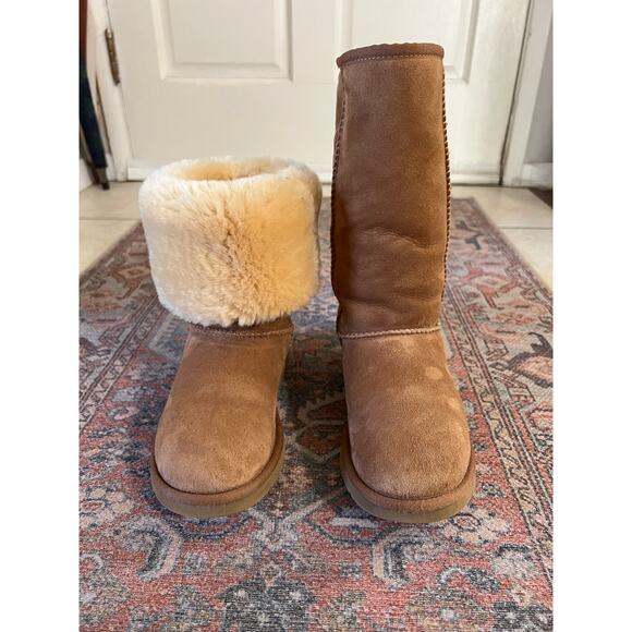 Women's UGG Women's Classic Tall Boot SIZE 5 - Picture 8 of 9